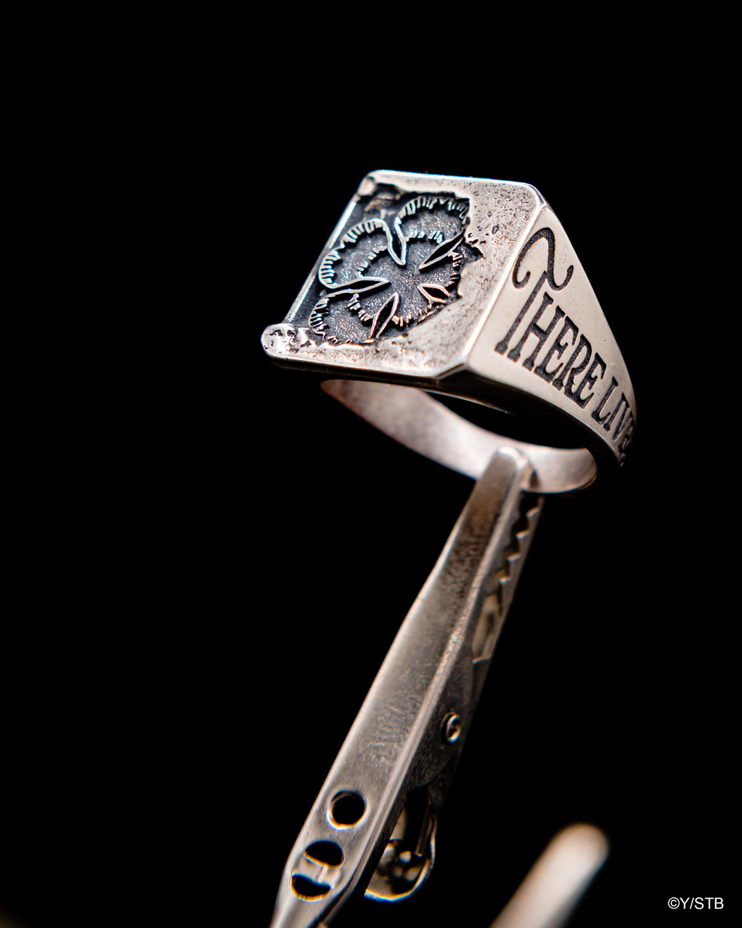 The Five Leaf Signet Ring