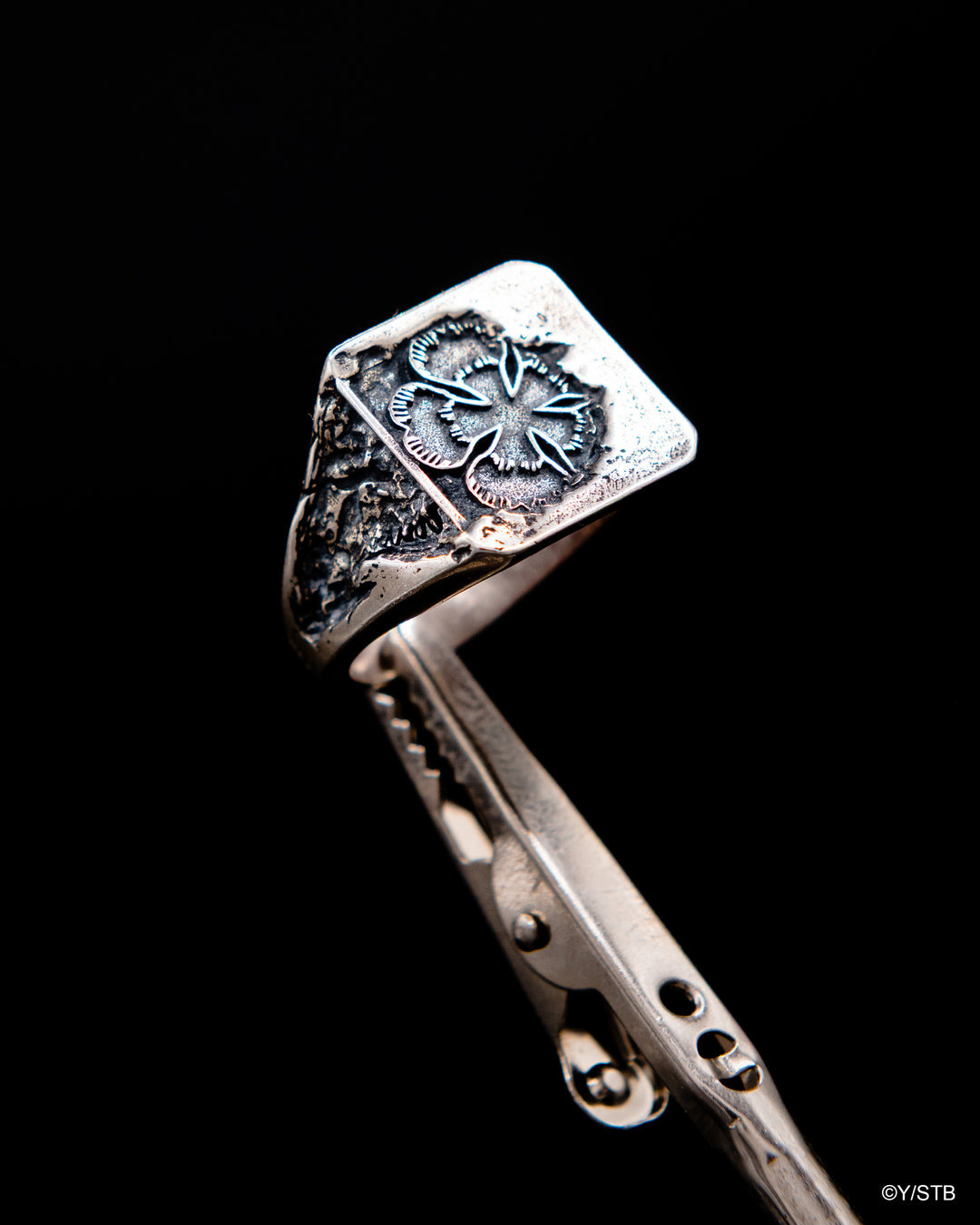 The Five Leaf Signet Ring